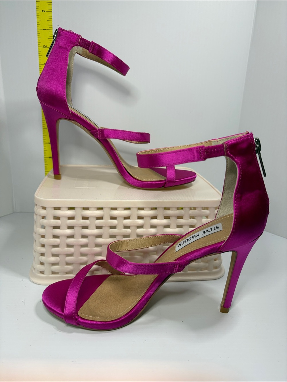 Steve‎ Madden Feelya Magenta Satin Strappy Stiletto Sandals worn once box 25